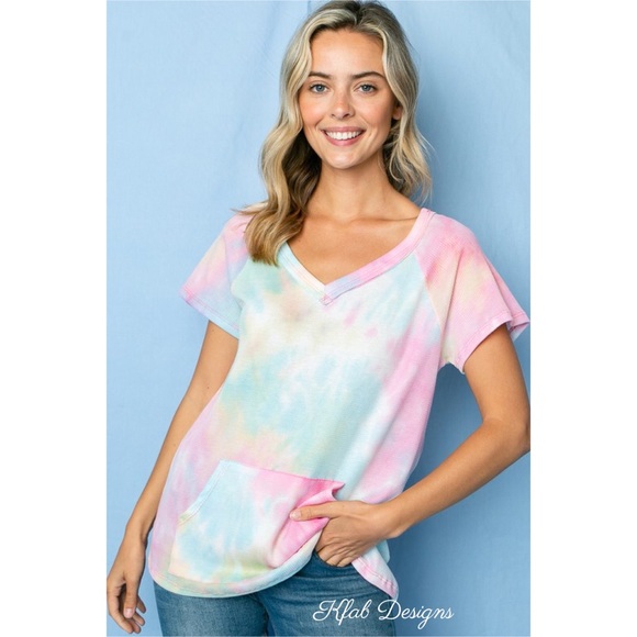 ❤️LAST! V Neck Tie Dye Thermal Front Pocket Top - Picture 7 of 13